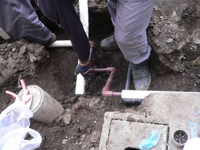 栃木小山　オール電化エコキュートの給湯器既存管